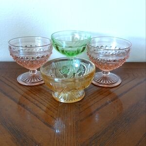Sherbet Ice Cream Sundae Cups Dessert Bowls Set/4 Vintage Hobnail Uranium Peach